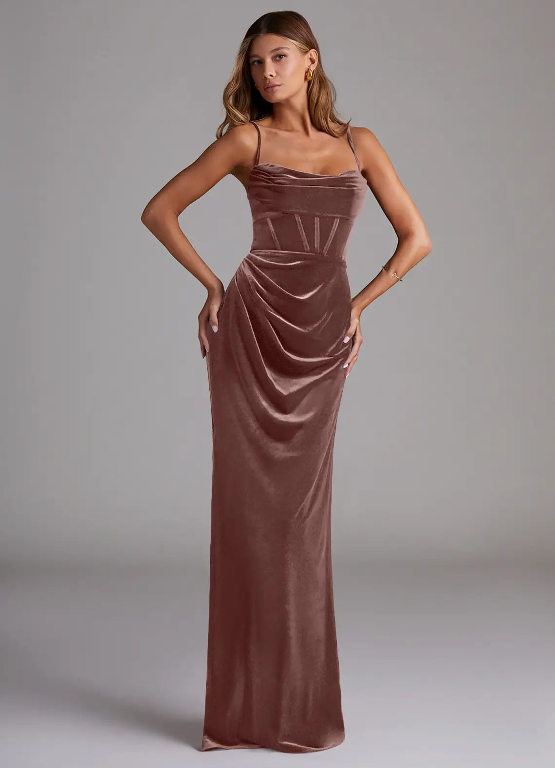 ESSENCE - ABITO BEIGE